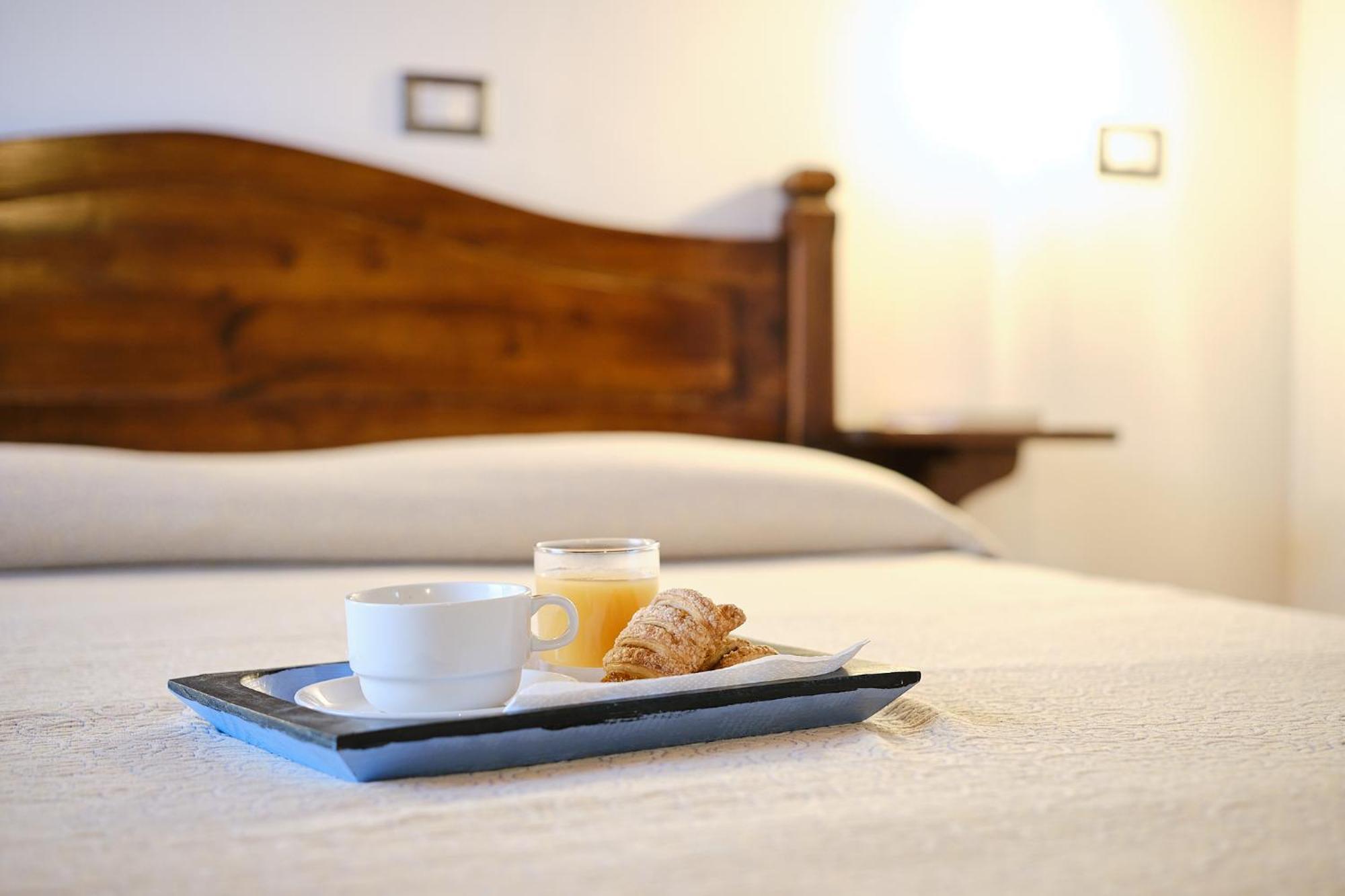 Albergo Della Posta Bracciano  Exteriör bild